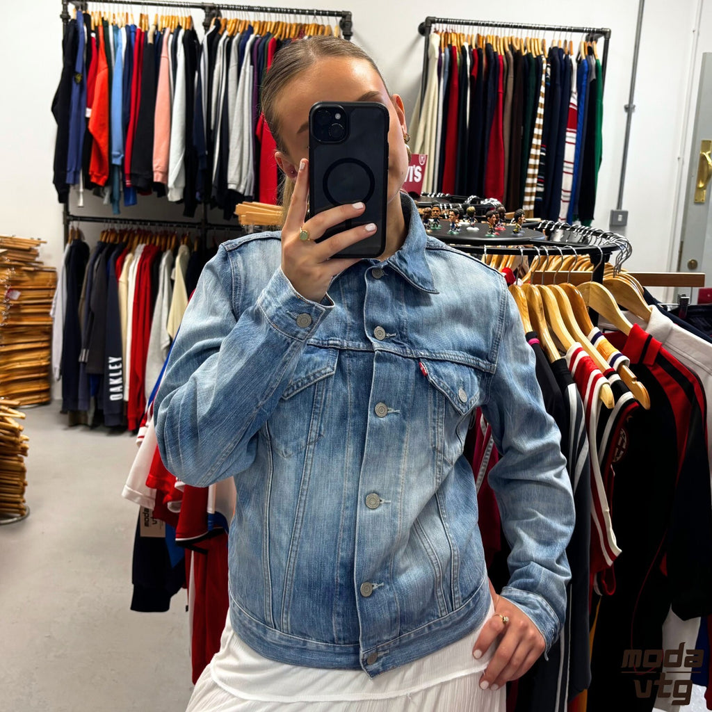 Vintage Y2K Levi’s Denim Jacket Blue Women’s Small Retro
