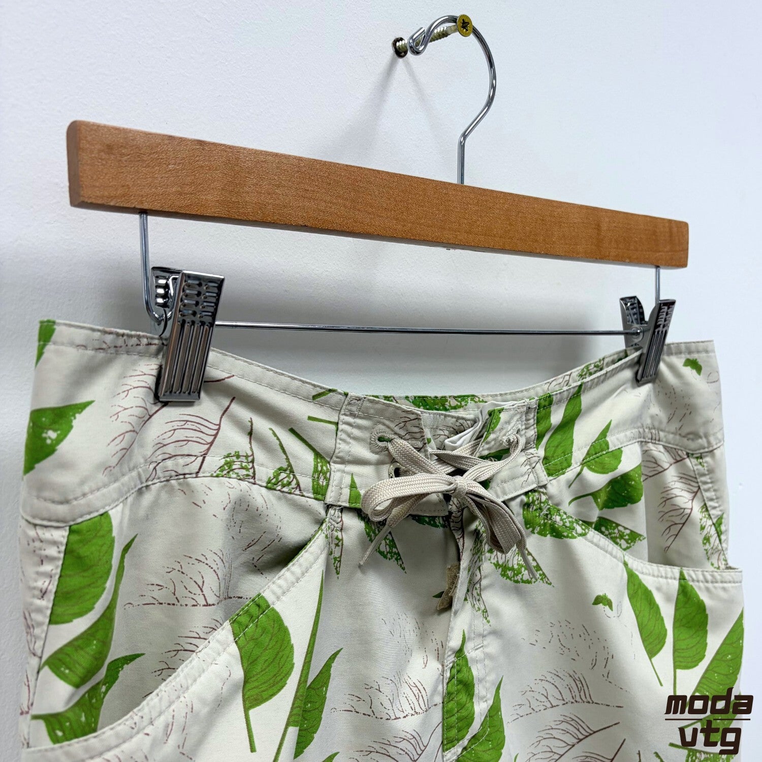 Vintage Y2K Nike ACG Swim Shorts White Green Large Summer Holiday Retro