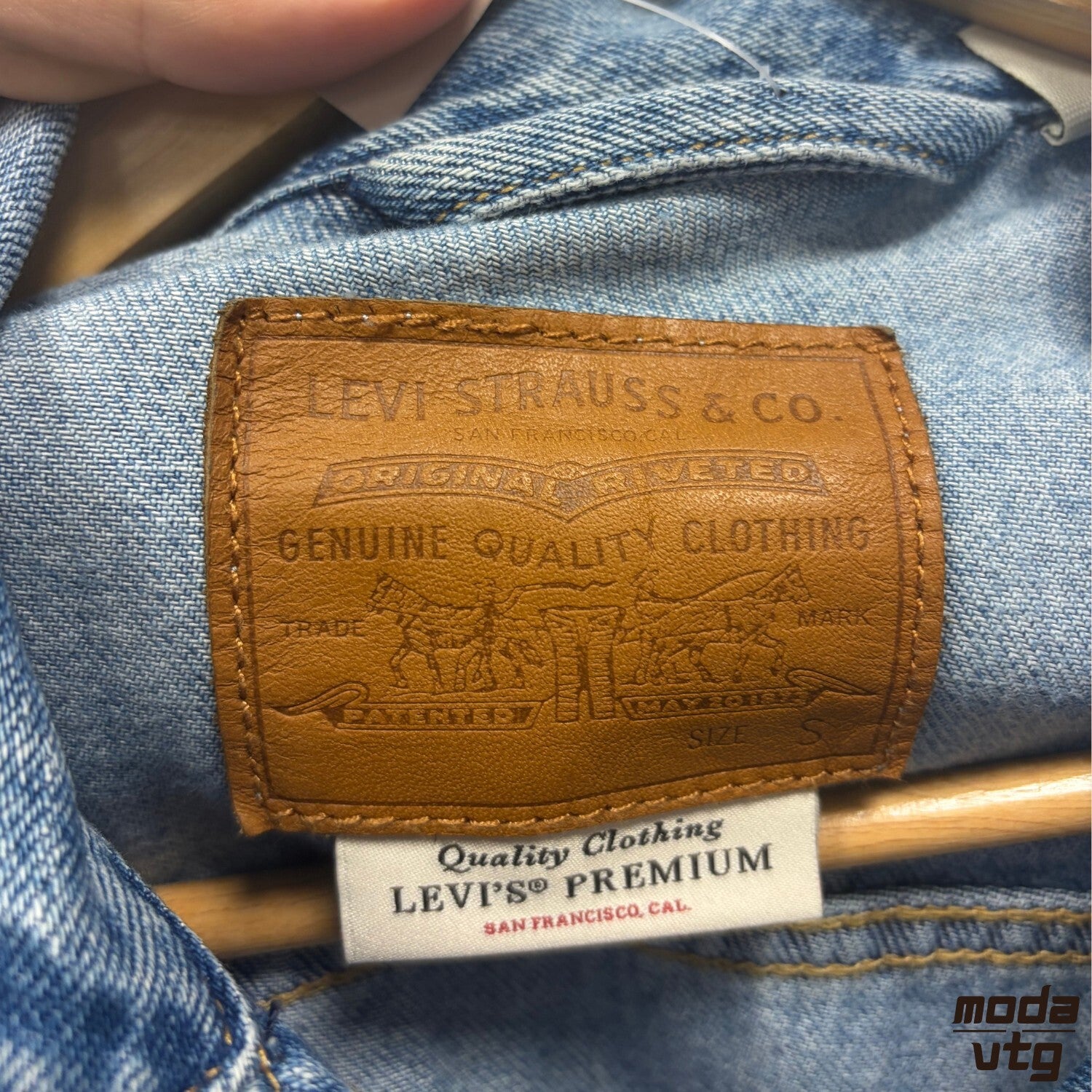 Vintage Y2K Levi’s Denim Jacket Blue Women’s Small Retro