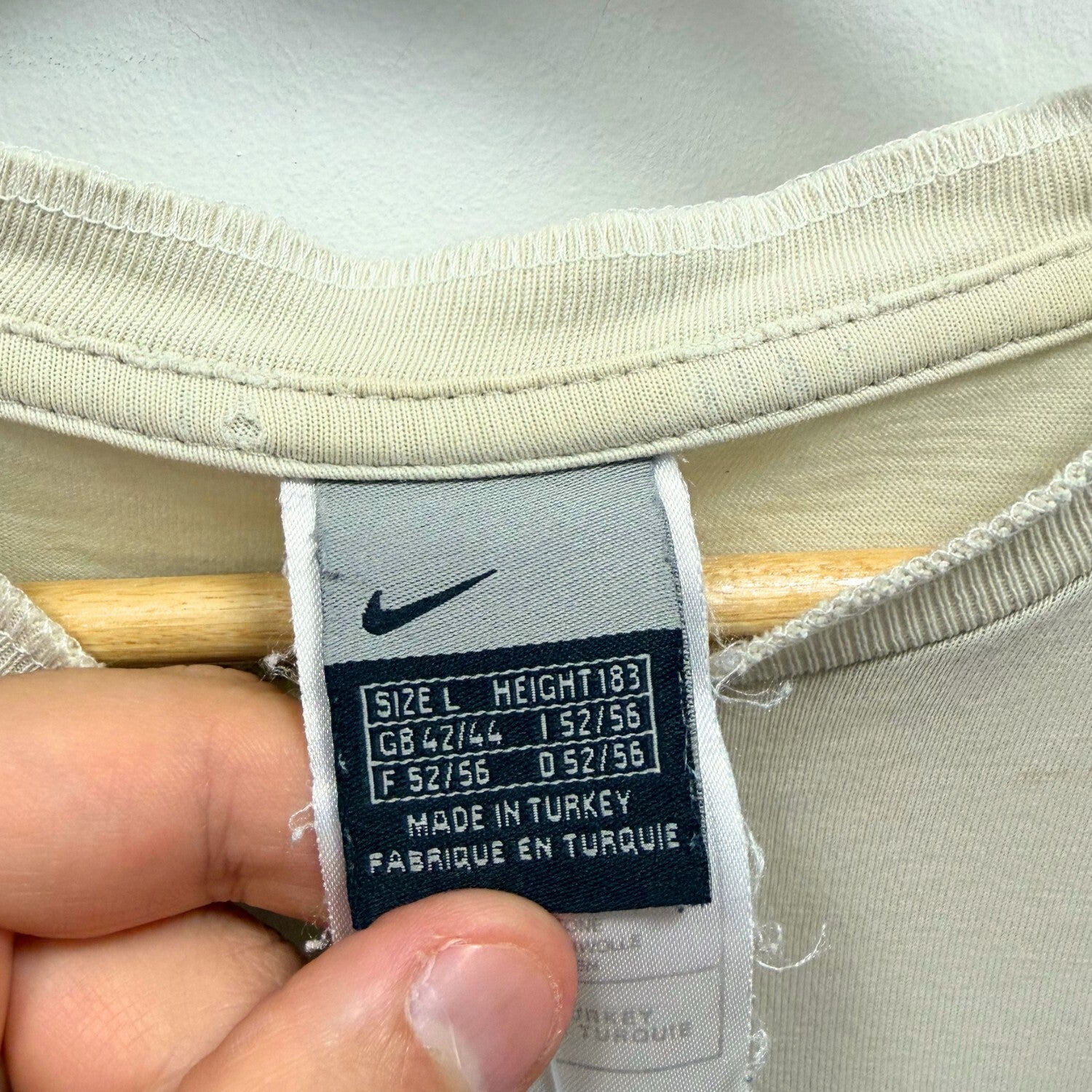Vintage Y2K Nike T-Shirt Beige Large Retro Unisex Summer