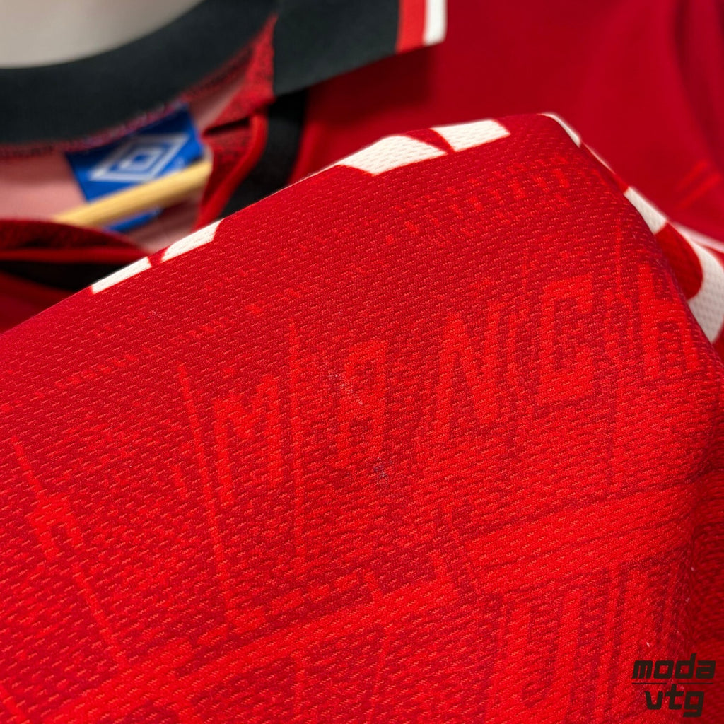 Vintage 1995/96 Manchester United Jersey Red XL Retro Unisex Umbro