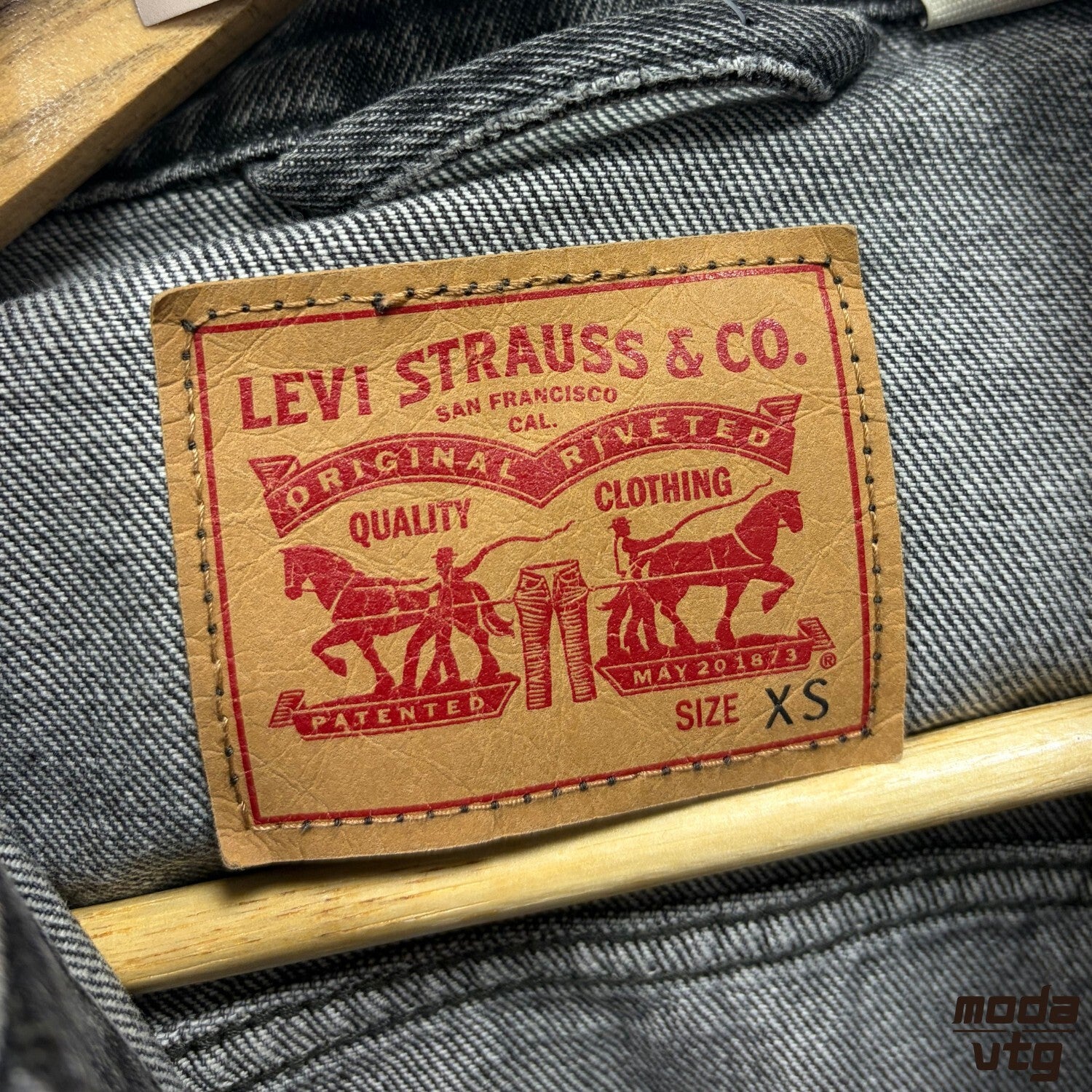Vintage Y2K Levi’s Denim Jacket Grey Women’s Small Retro