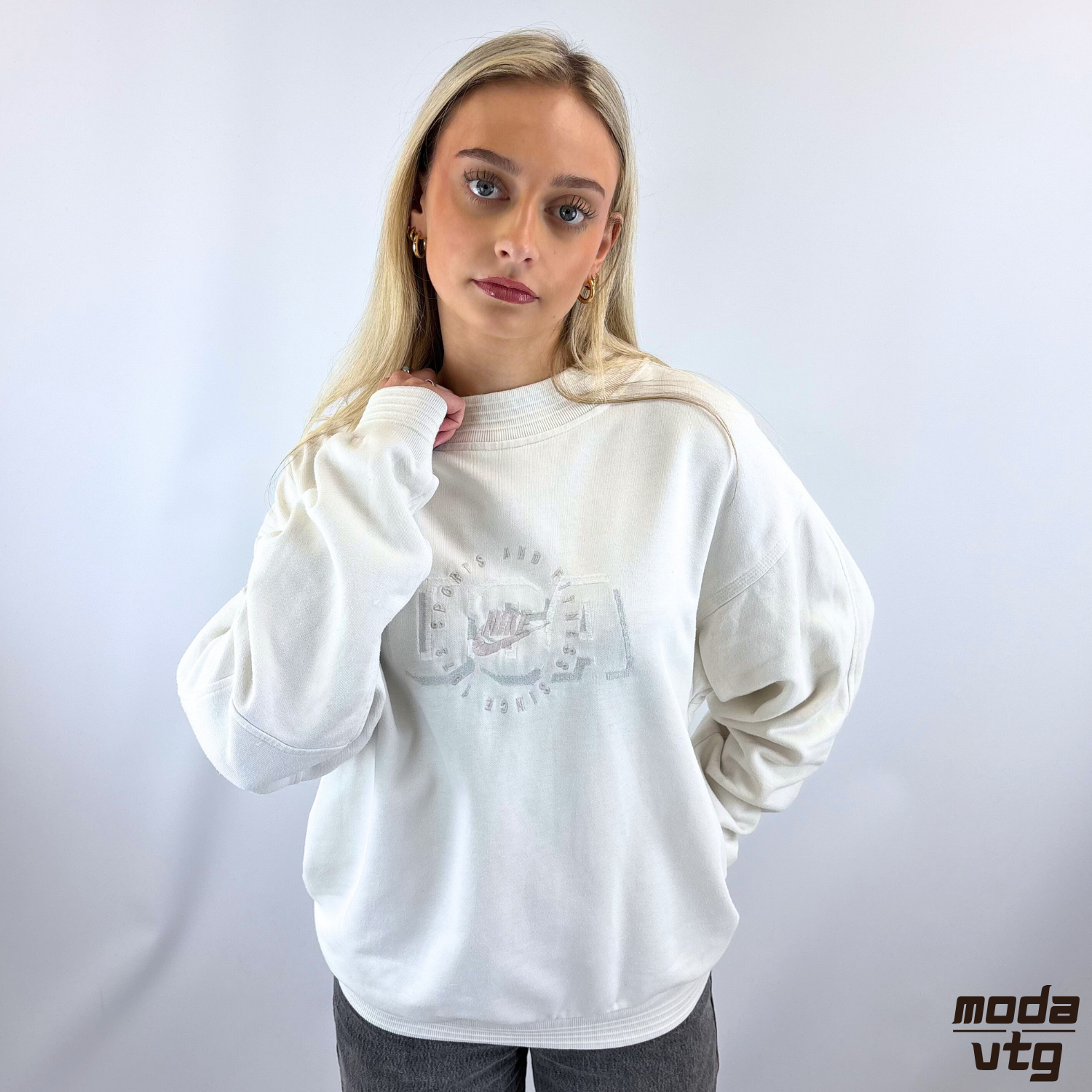 Vintage 90s Nike Sweatshirt White Medium Crewneck Retro