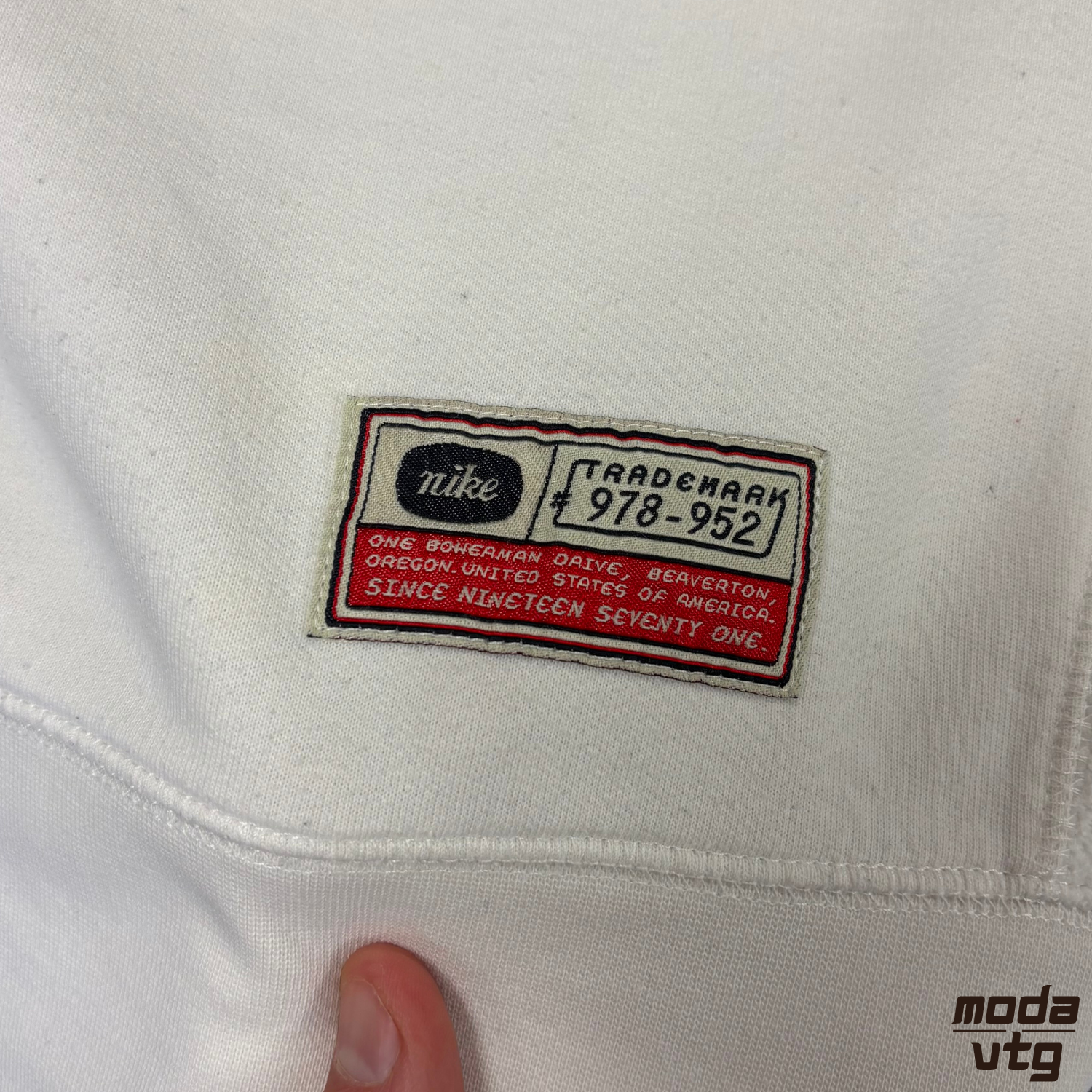 Vintage Y2K Nike Sweatshirt White Large