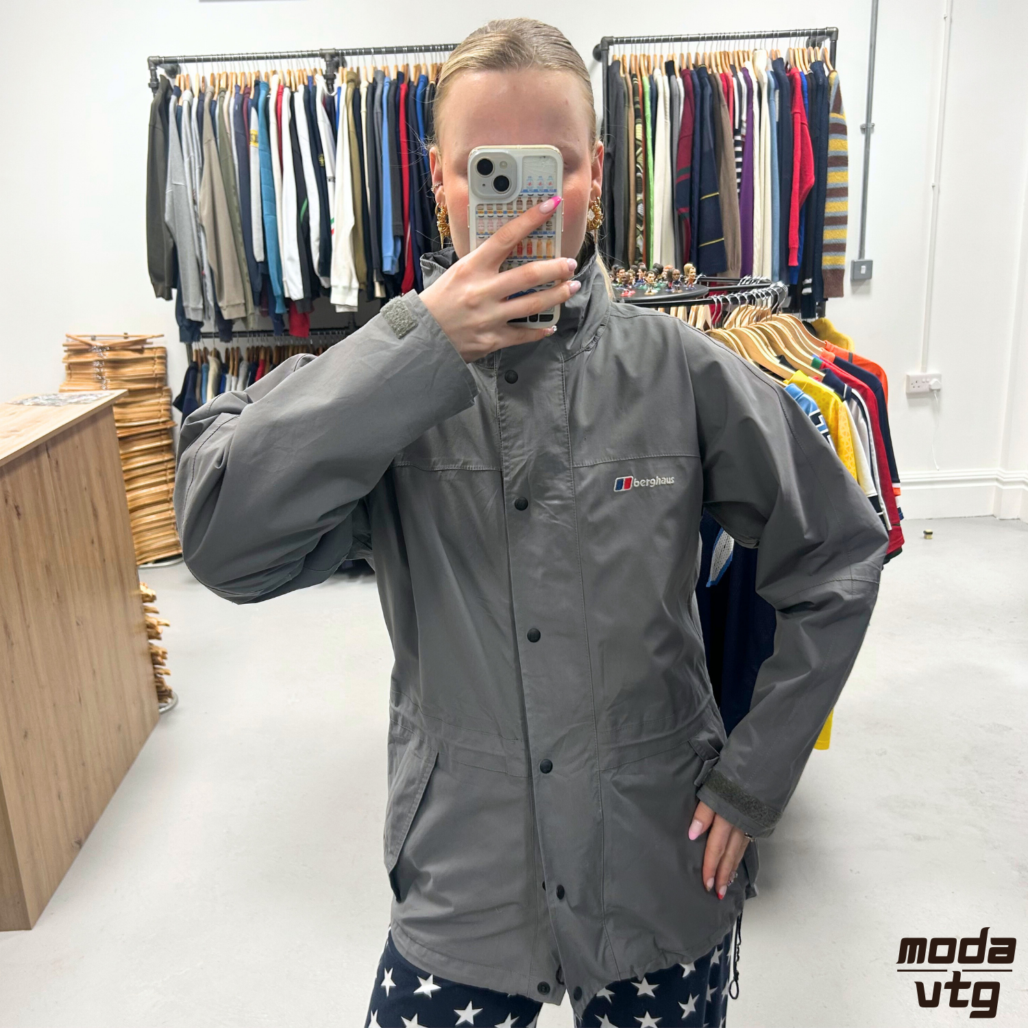 Vintage 90s Berghaus Raincoat Grey Women’s Large Goretex Walking Gorpcore