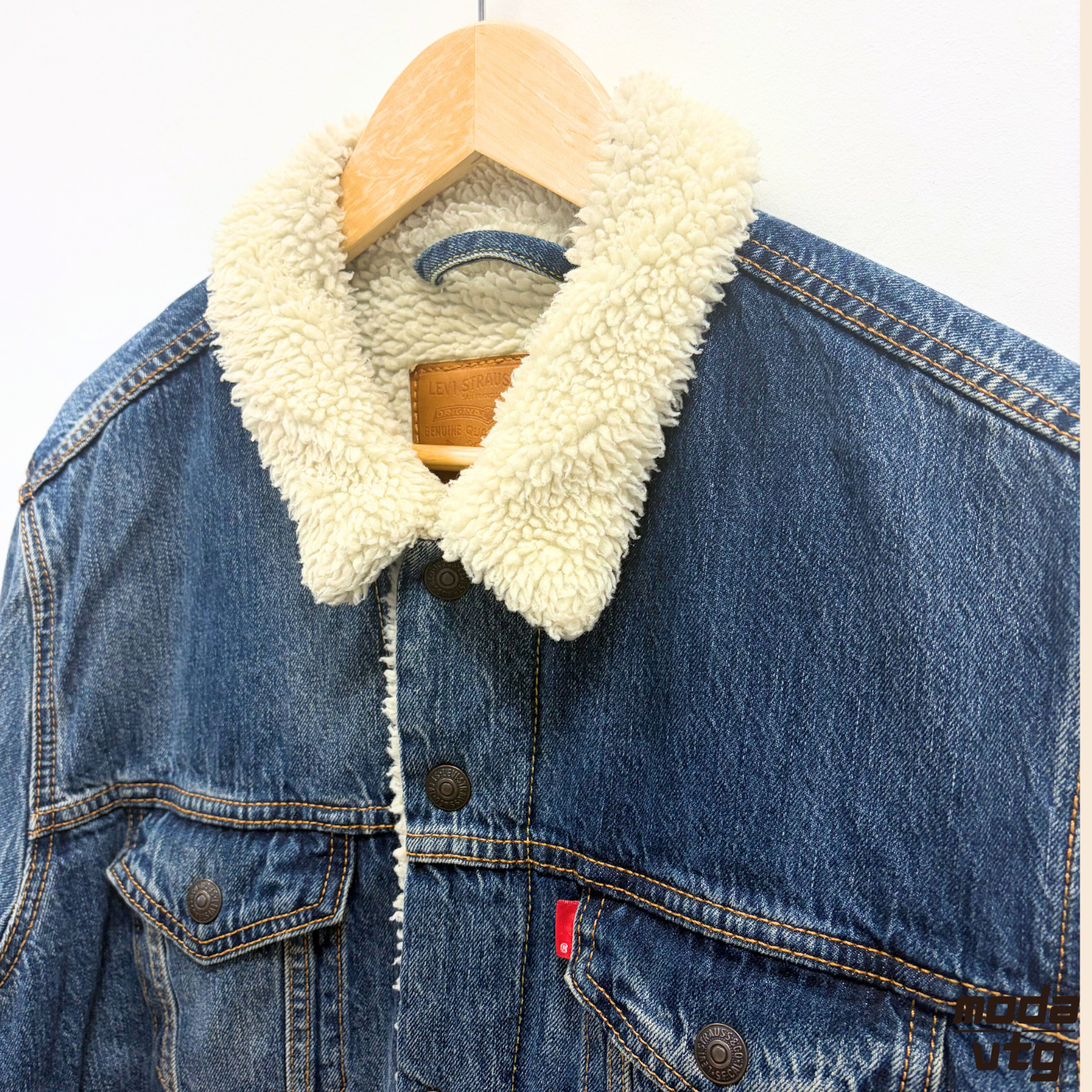 Vintage Y2K Levi’s Denim Trucker Jacket Blue Medium Unisex Sherpa