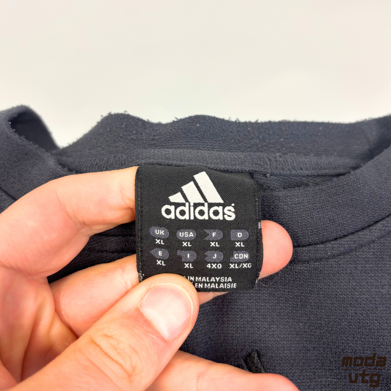 Vintage Y2K Adidas T-Shirt Grey XL