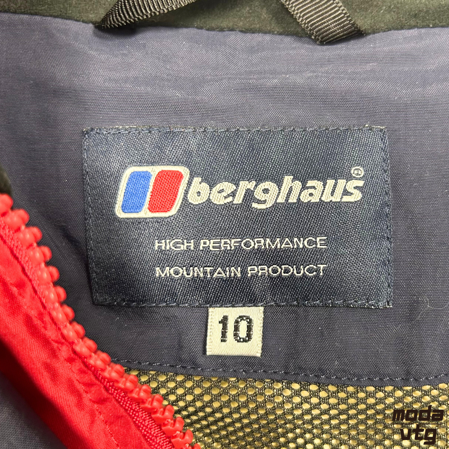Vintage Y2K Berghaus Raincoat Red Women’s Medium Goretex Retro