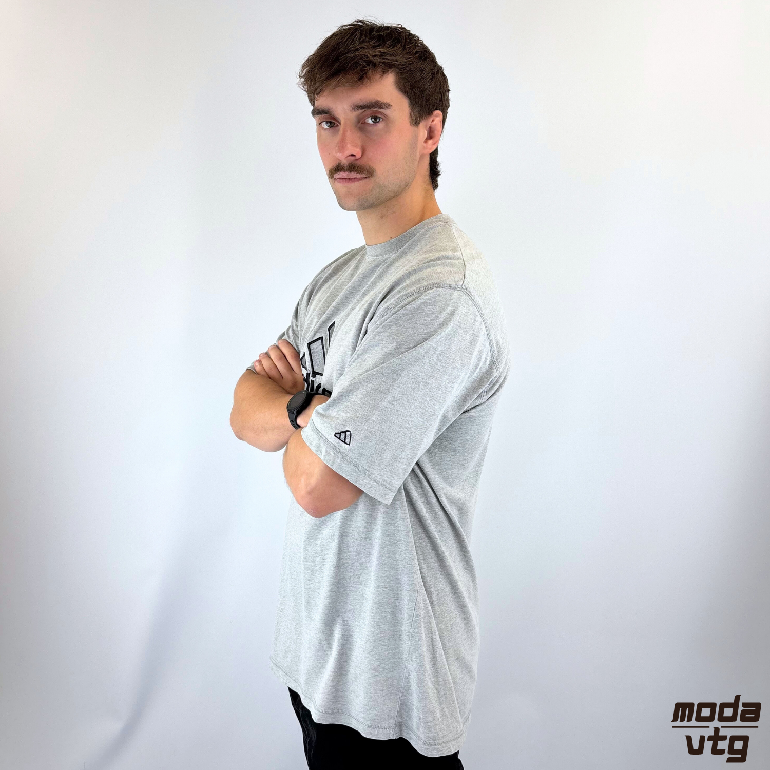 Vintage 90s Adidas T-Shirt Grey XL Embroidered