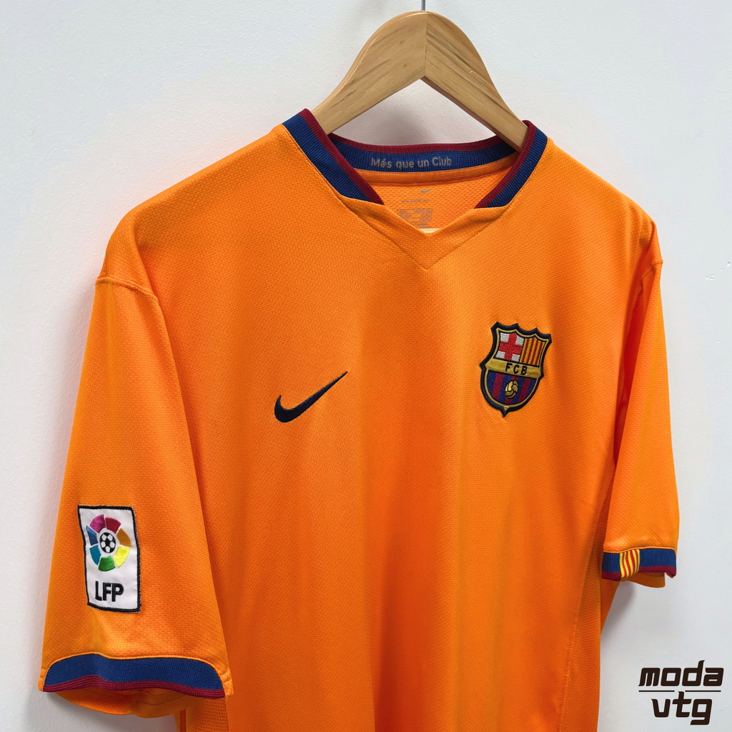 Vintage 2006/08 Barcelona Jersey Orange Large Nike Ronaldinho Away Retro