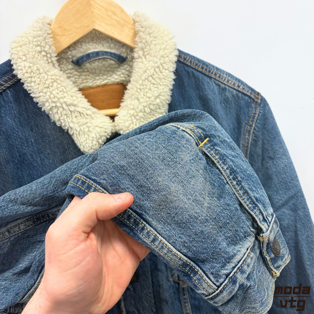 Vintage Y2K Levi’s Denim Trucker Jacket Blue Medium Unisex Sherpa
