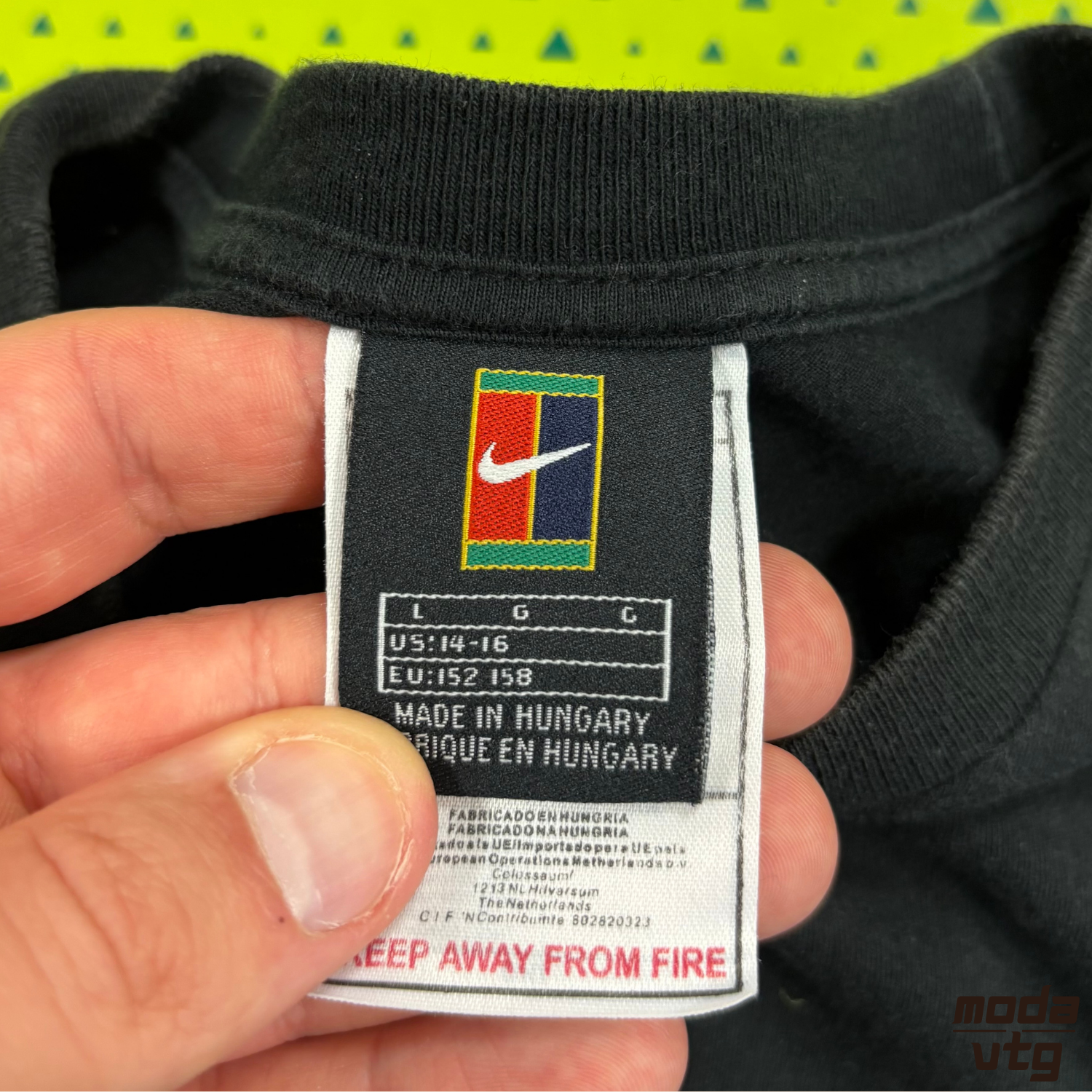 Vintage Y2K Nike Court T-Shirt Black Women’s Small Holiday Summer